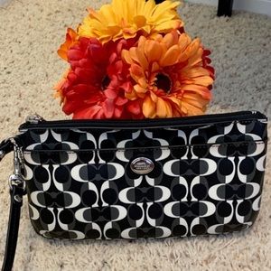 Coach Peyton Dream C Go-Go Black & White Wristlet